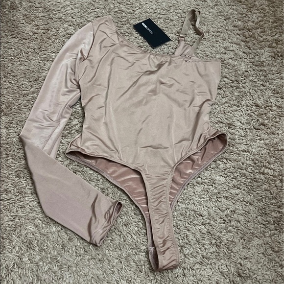 Nude Cut Out Bodysuit - Picture 9 of 12